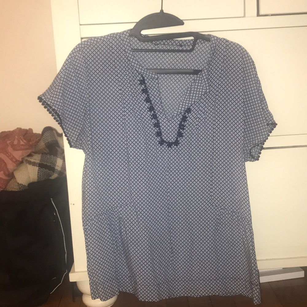 Beaded neckline short sleeve shirt